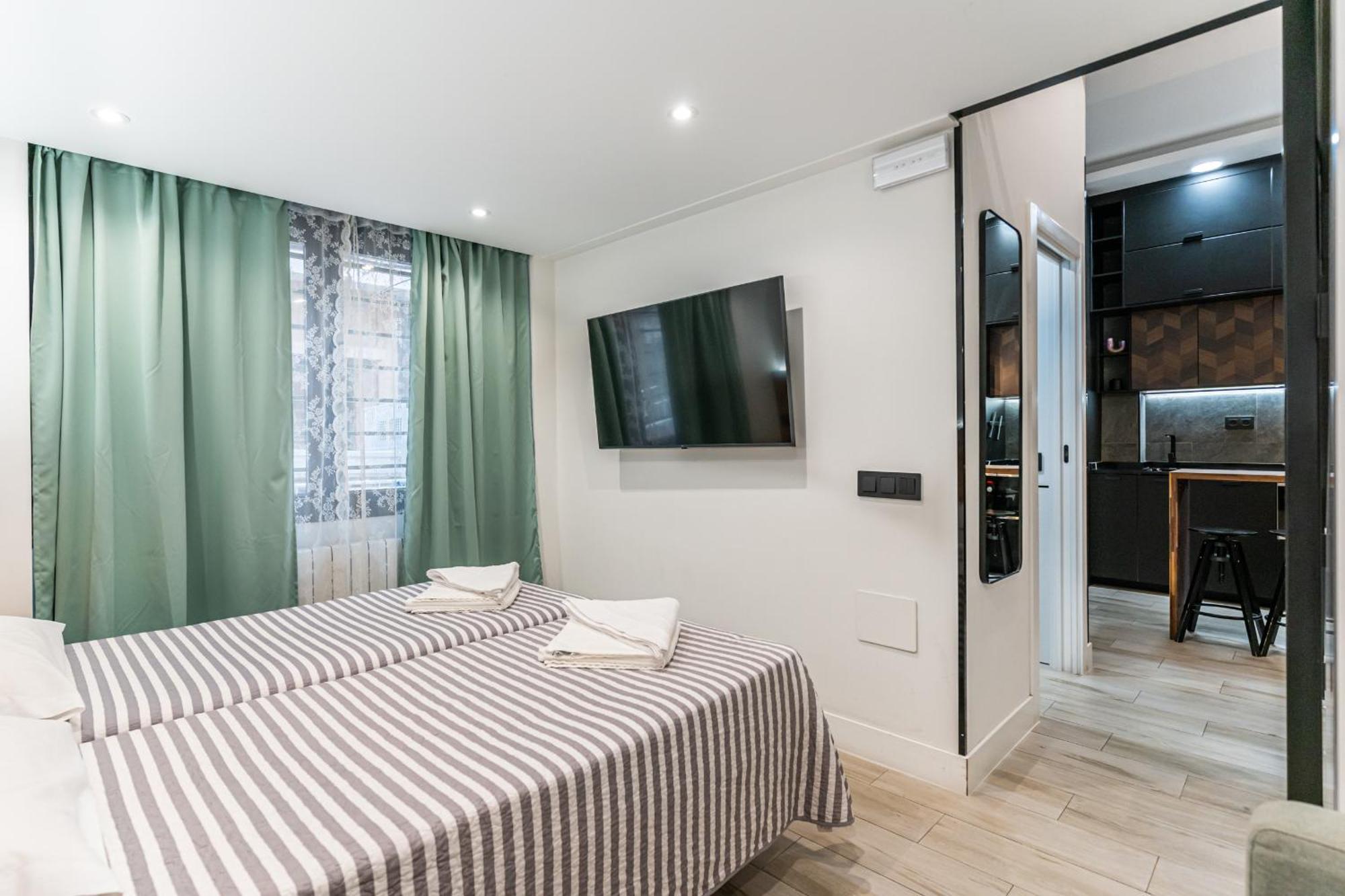 Cc Atocha Apartments Madrid Exterior photo